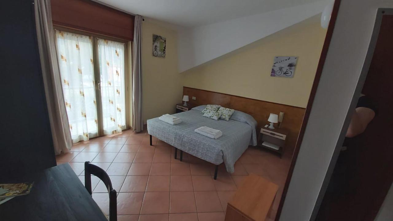 Orso Momo Hotell Calizzano Exteriör bild